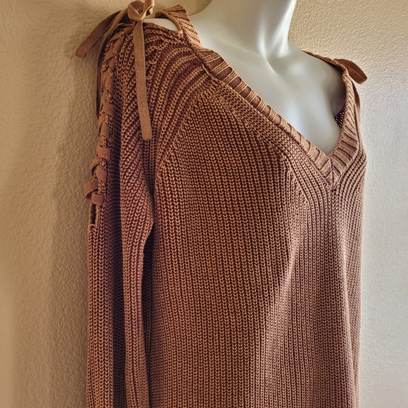 Do+BE Women's Lace Up Open Shoulder Cable Knit Sweater Raw Sieena Size M - Picture 3 of 12